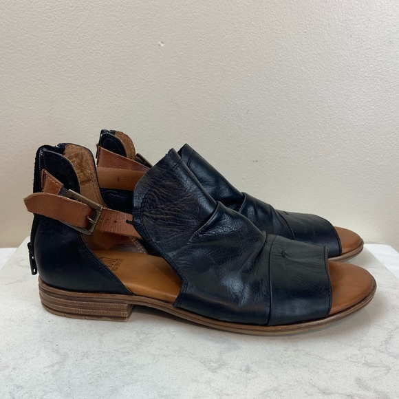 MIZ MOOZ DIPPER LEATHER GLADIATOR SANDALS main image 8